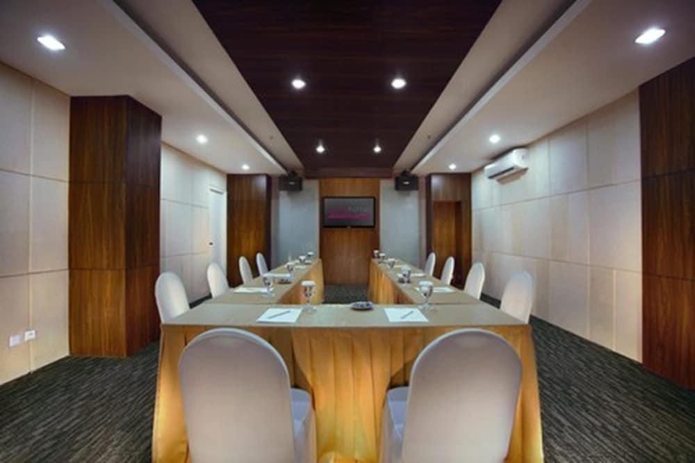 Favehotel Graha Agung Surabaya Exterior foto